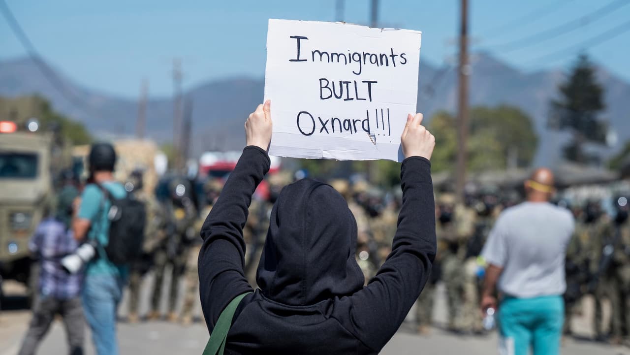 La empresa 
<a href="https://www.univision.com/local/los-angeles-kmex/trabajadores-narran-vivido-redada-migratoria-campos-camarillo">Glass House Brands negó haber contratado</a> a sabiendas a menores de edad y afirmó estar colaborando con la investigación, además de brindar representación legal a sus empleados.