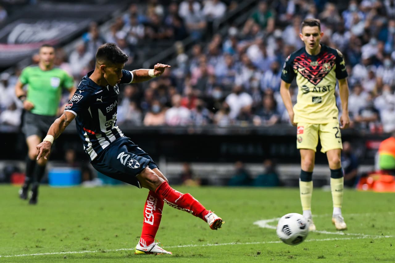 Sebastián Cáseres comete un grave error en el área y le regala el único gol del encuentro a Rogelio Funes Mori y levantan la Concacaf Liga de Campeones.