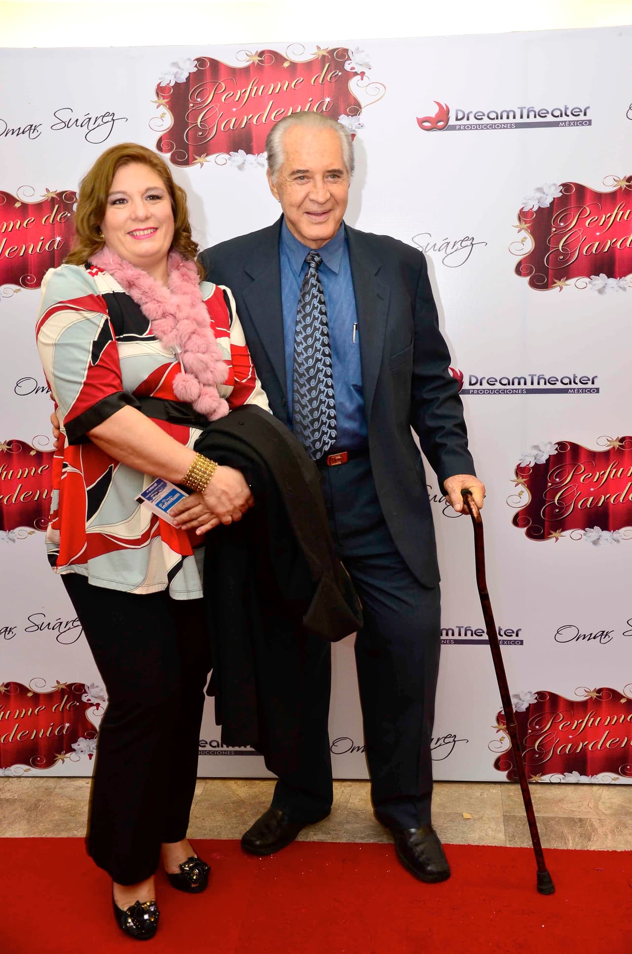 Durante la ceremonia ocurrió algo mágico: "Lo más hermoso fue que en el lugar apareció un delfín que nos indicó el lugar donde esparcir las cenizas, era Rogelio''.
<br>