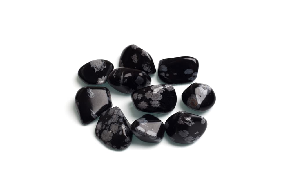 <b>ESCORPIÓN</b>
<br>Hay una piedra poderosa llamada
<b>obsidiana</b> que puede aportarte claridad para tomar decisiones importantes.
<br>