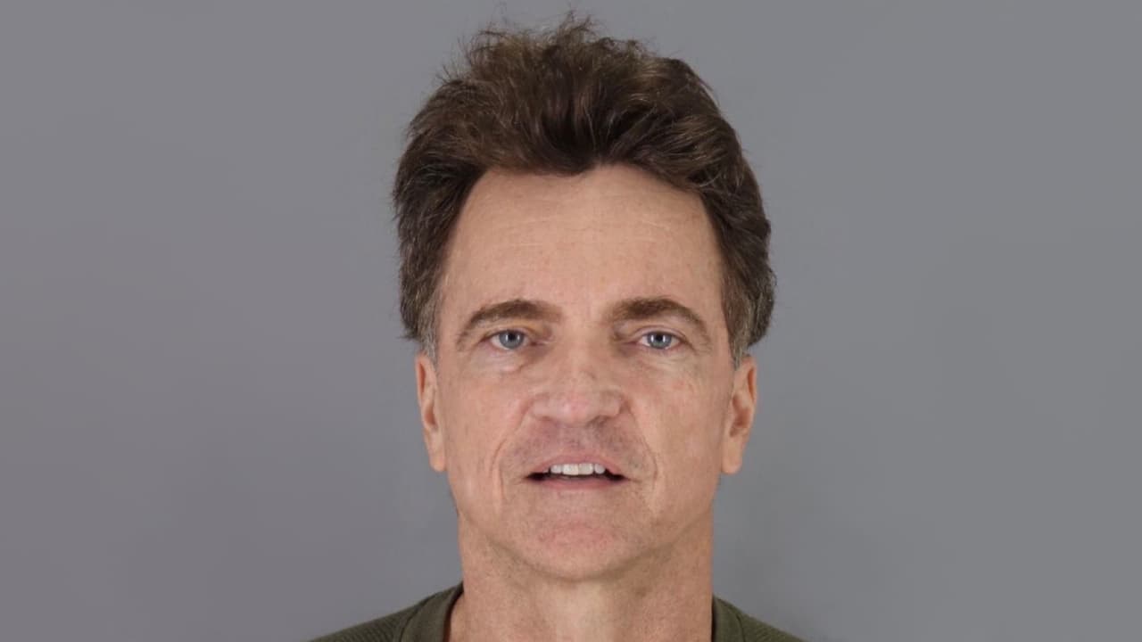 Reaprehenden a fotógrafo de la Península bajo 20 cargos de abuso sexual de menores