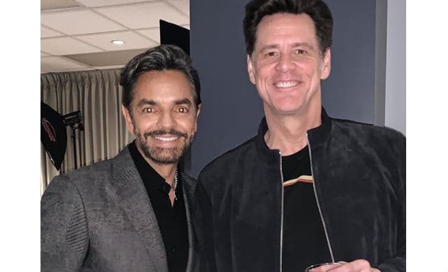 Mientras algunas personas darían lo que fuera por ir a una fiesta llena de famosos en Hollywood , para Eugenio Derbez es todo lo contrario. “Al día de hoy no voy a ninguna fiesta de actores famosos de Hollywood por pena, llego y qué le voy a decir, o sea no me atrevo a hablarles”.
<br>