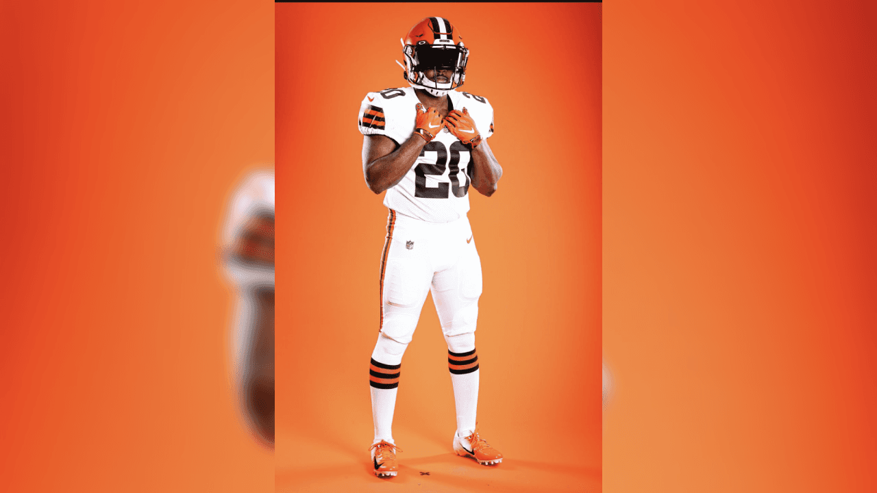 Así luce la nueva imagen de los Browns, con algunos ajustes en las combinaciones y cambio de tipografía de los números.