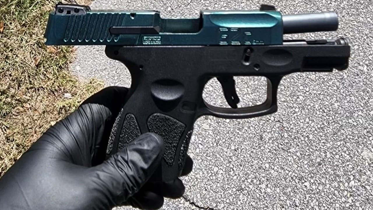 Arrestan a adolescente por llevar un arma a su escuela en el condado Volusia