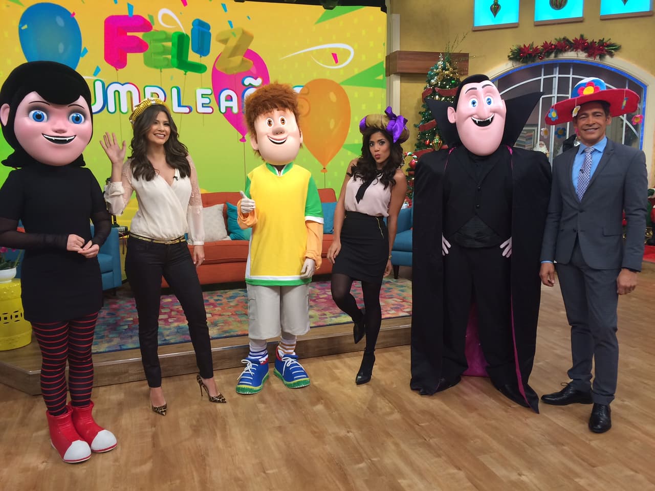 ¡Celebramos los cumpleaños de este mes a lado de nuesros amigos de Hotel Transylvania!