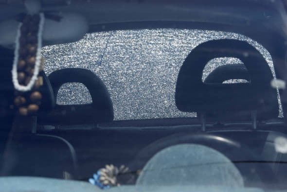 Las investigaciones continúan en las diferentes áreas de los ataques, así como también en la casa de los padres de Elliot.