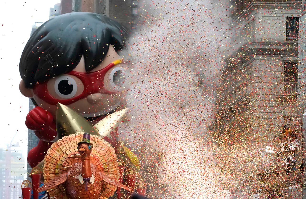 El 'Red Titan' hizo su entrada con mucha pompa, como se acostumbra en este evento.