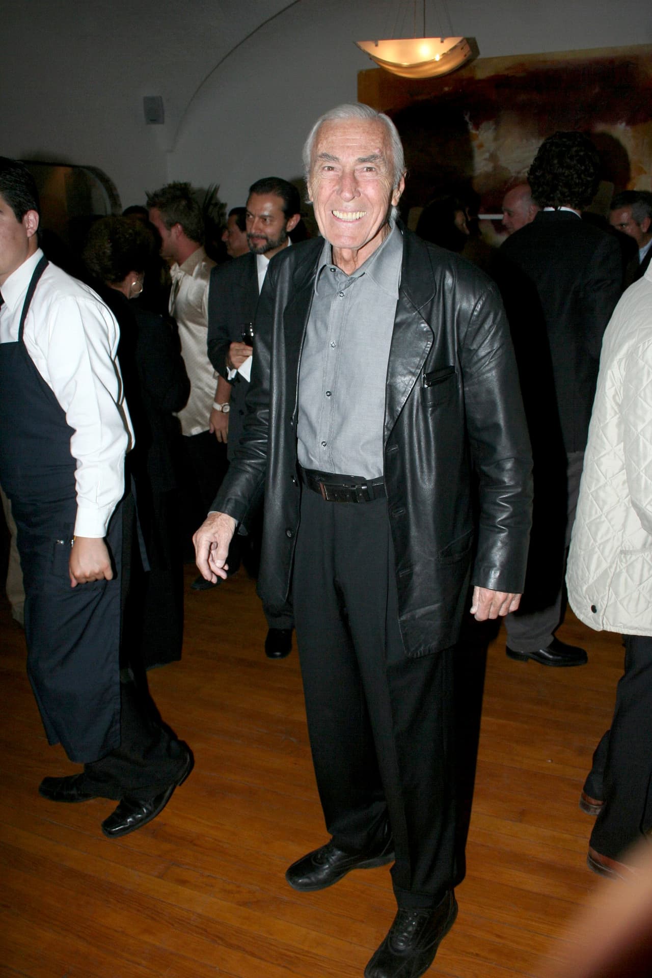 Don Guillermo Murray tiene casi un centenar de películas mexicanas, argentinas y Latinoaméricanas.
<br>