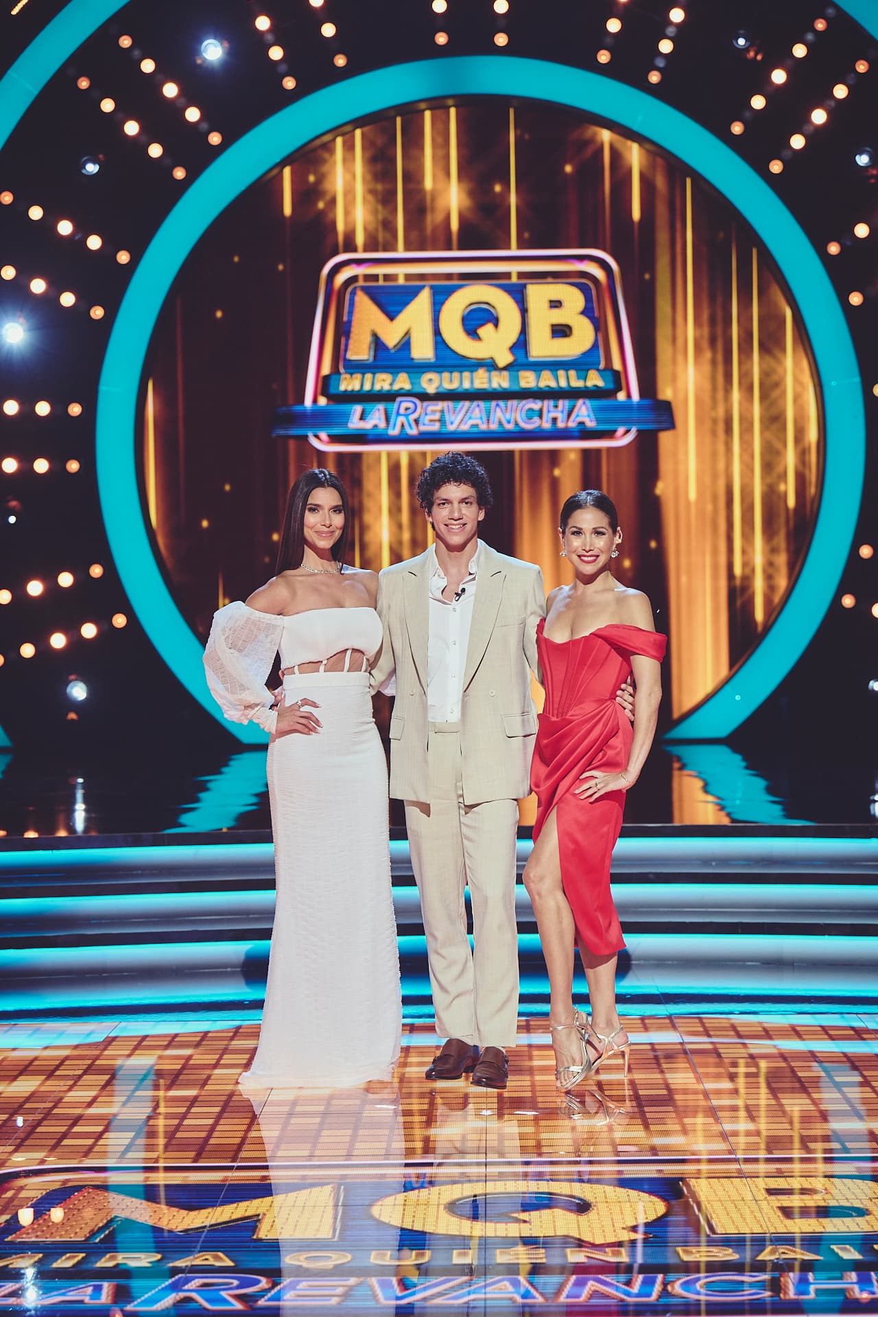 Los jueces de Mira Quién Baila ¡La Revancha!, Roselyn Sánchez, Bianca Marroquín e Isaac Hernández, forman una mancuerna excepcional. Su experiencia y conocimiento en el mundo de la danza y el entretenimiento añaden un toque de maestría y autenticidad al programa, brindando críticas constructivas y apoyo a los talentosos participantes.