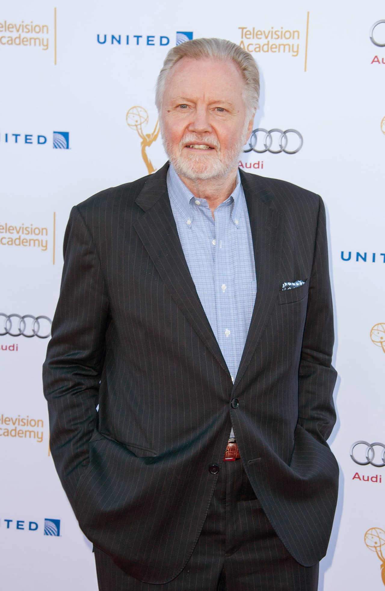 Aunque Jon Voight perdió muchos años de relación con Angelina Jolie, él la sigue queriendo y está orgullosa de él.