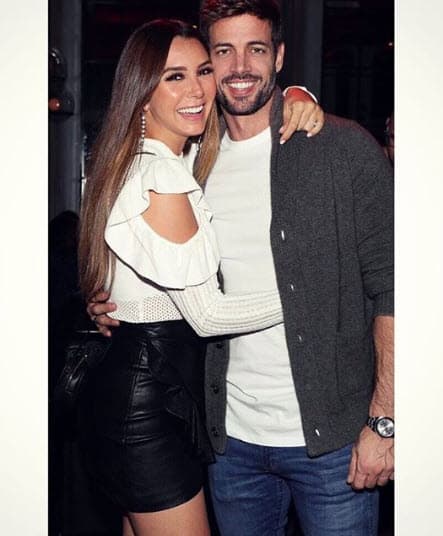 Las fotos familiares también son comunes en su perfil.