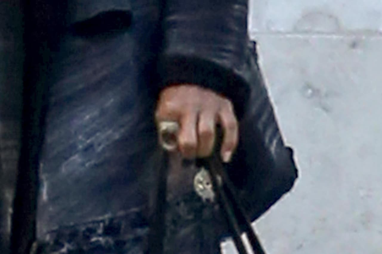 ¡Y ya se quitó el anillo!