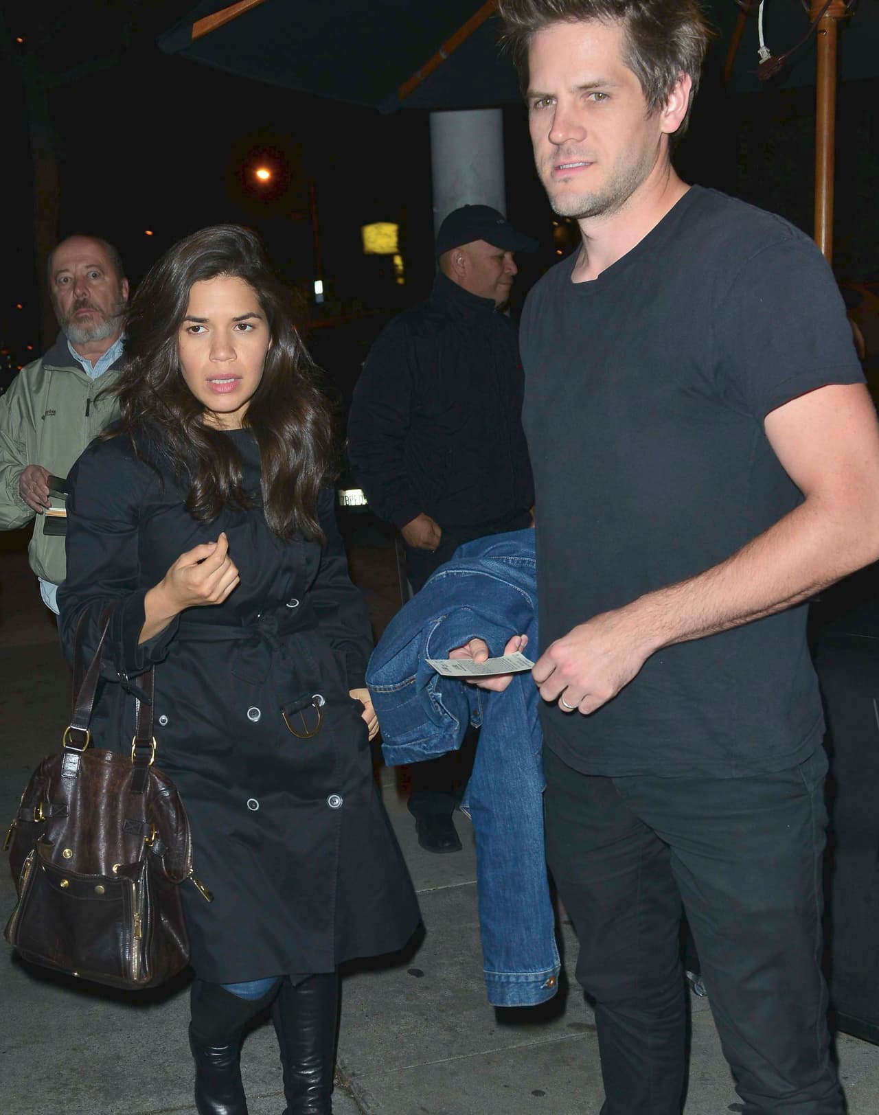 America Ferrera salió en romántica 'date' con su amorcito, Ryan Piers.