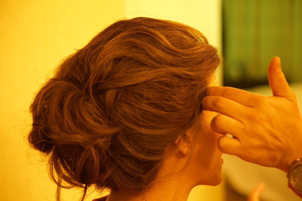 El peinado que decidió llevar esta noche es clásico y sencillo.