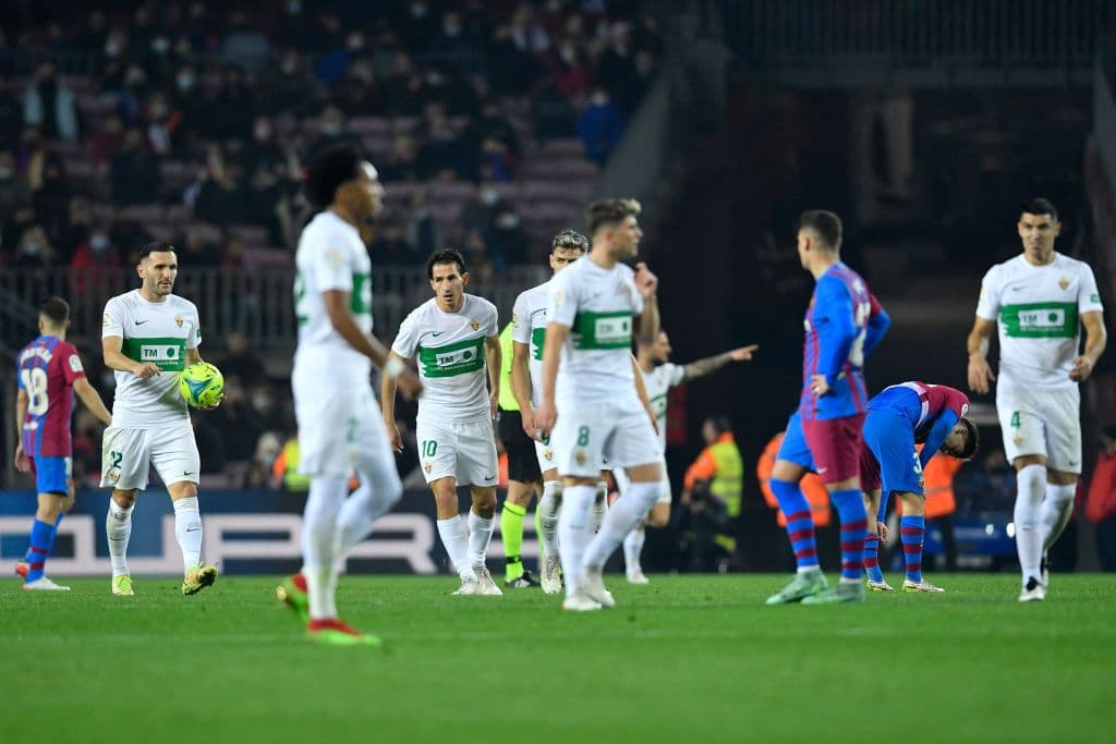 Los goles de Ferran Jutgla (16'), Gavi (19') y Nicolás González (85) le dan los tres puntos al Barcelona luego de vencer 3-2 al Elche en el Camp Nou.