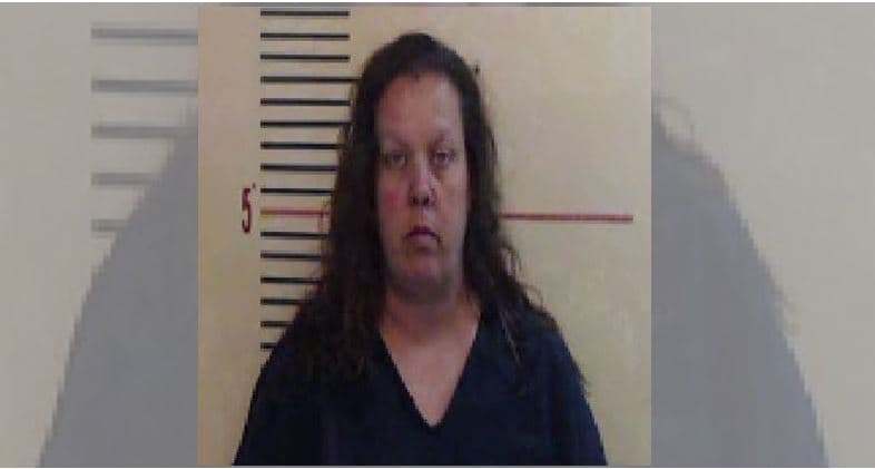 Arrestan a una maestra acusada de sostener una relación inapropiada con un estudiante durante varios años 