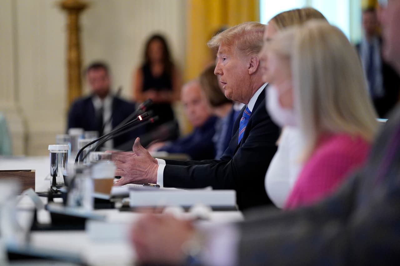 A Trump muy rara vez se le ve con una mascarilla en público.