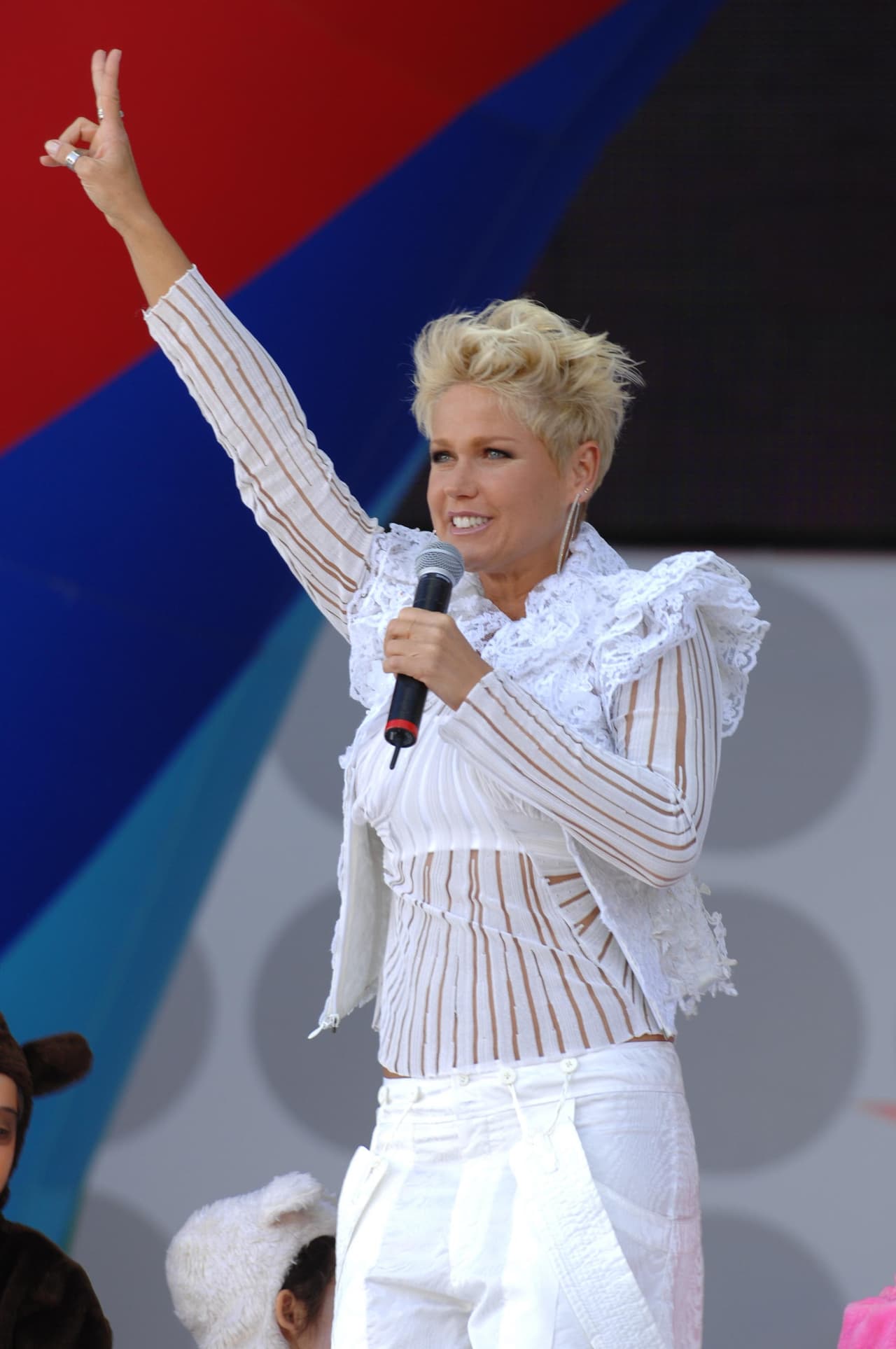 Otra representante brasileña es Xuxa, quien esta vez resultó nominada en la categoría Mejor Álbum Infantil Latino con su disco 'ABC DO XSPB'.