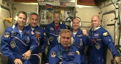 Estos son los seis tripulantes de la ISS. Pero no todos comparten sus fotos a través de Twitter.