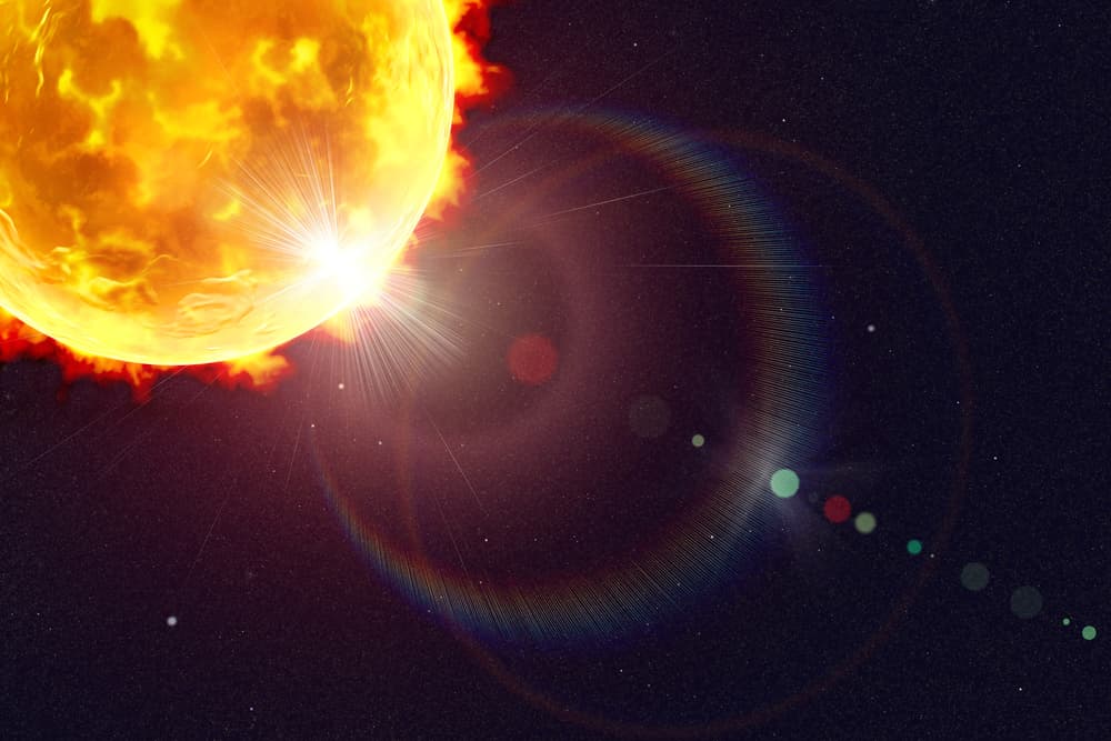 También supusieron que por estar tan cerca del Sol no era visible por los telescopios ni con la tecnología existente en el siglo XIX, pero todos los datos matemáticos indicaban que “algo” existía entre Mercurio y el Sol, posiblemente un planeta invisible.
