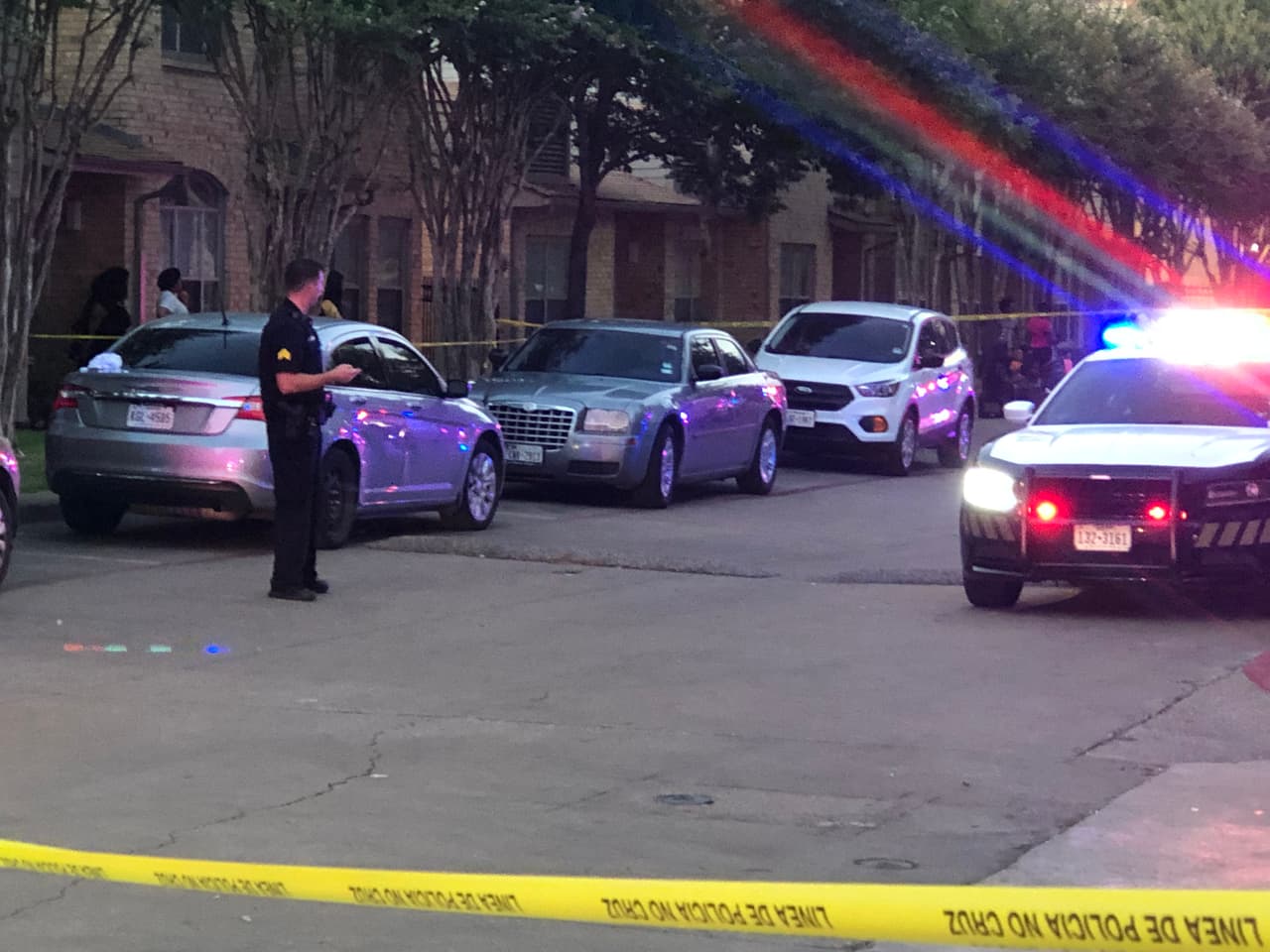 Efectivos de la policía acordonaron el área para iniciar las investigaciones de rigor.