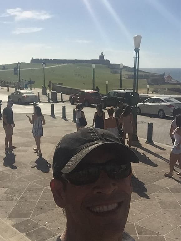 El puertorriqueño dice sentirse muy contento por estar de vuelta en su tierra matal, y más feliz aún de compartir estos momentos con su familia.