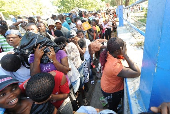 El ganador de las elecciones se encargará de supervisar los miles de millones de dólares de asistencia que la comunidad internacional comprometió para el país tras el devastador sismo del 12 de enero.