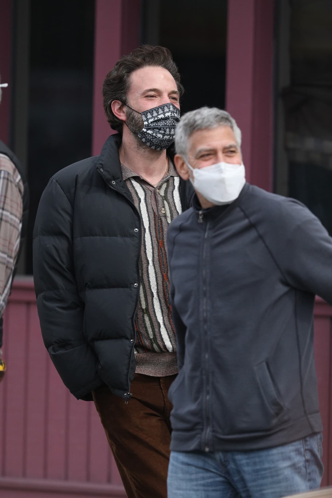 En el caso de él, no es la primera ocasión en que se afeita la barba. En octubre pasado también se dejó ver sin ella al formar parte de una campaña de la organización benéfica Ozame. 
<br>