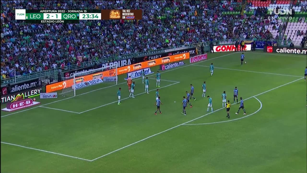 ¡CERCA! Ángel Sepúlveda disparó que se estrella en el poste.