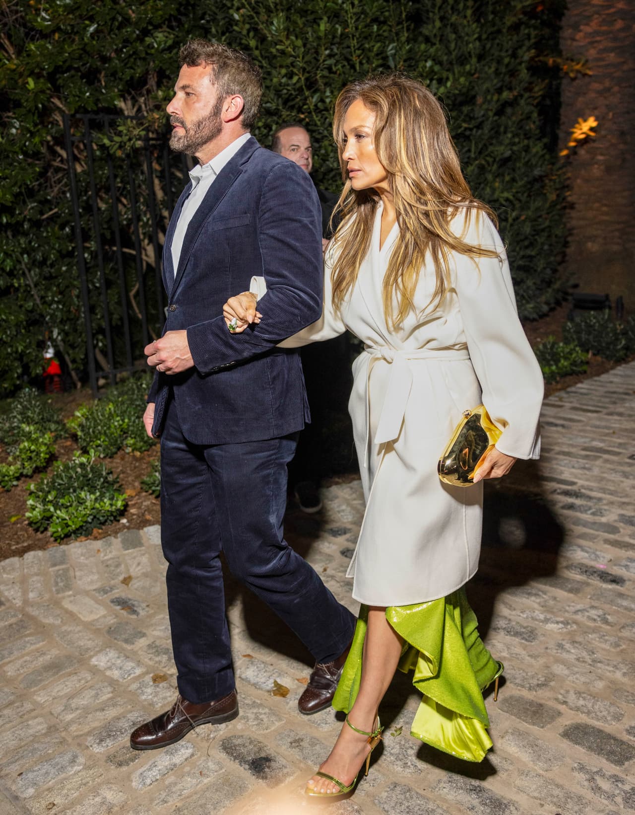 Ben Affleck y JLo llegando a la fiesta de su amiga Pia Miller.