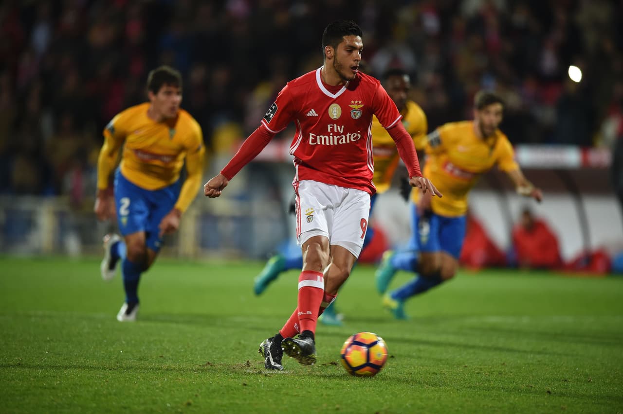 El mexicano ha aportado seis goles durante el torneo y una asistencia, siendo el cuarto goleador del equipo esta temporada.