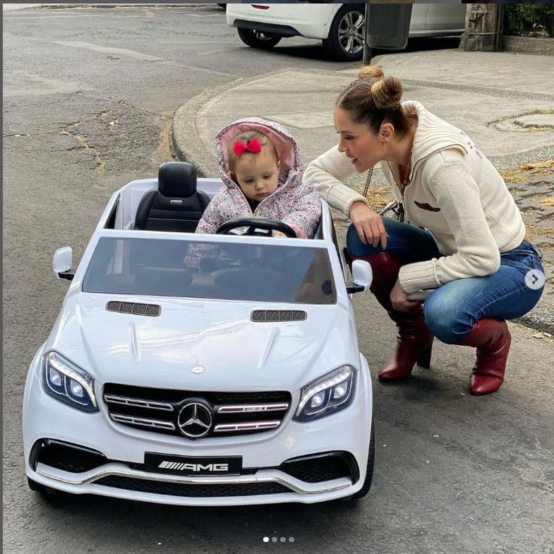 Bella Seely, auto a la medida