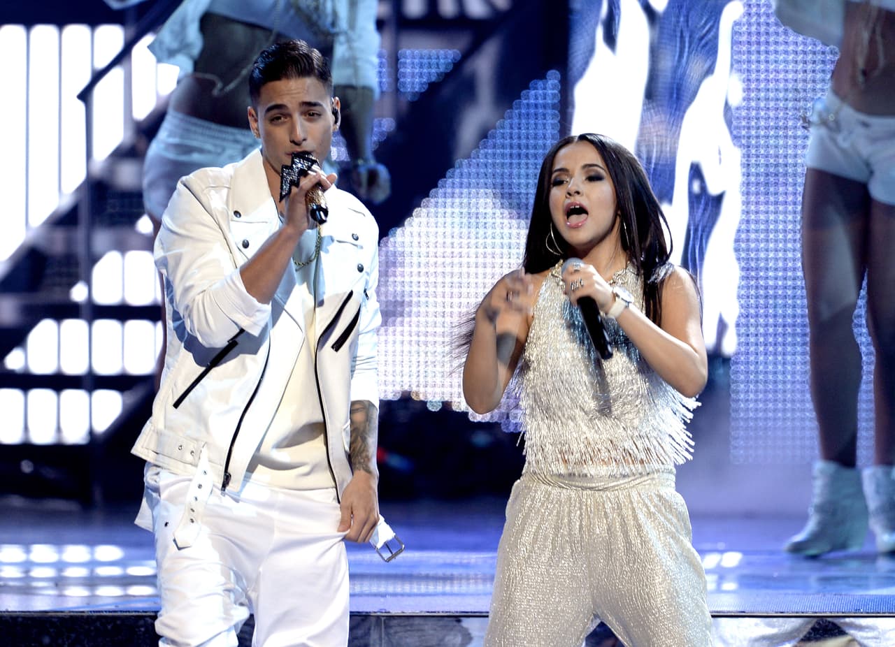 En 2013 Maluma fue nominado como Mejor Nuevo Artista de Latin GRAMMY. Ese año cantó el tema 'La temperatura' a lado de Becky G.