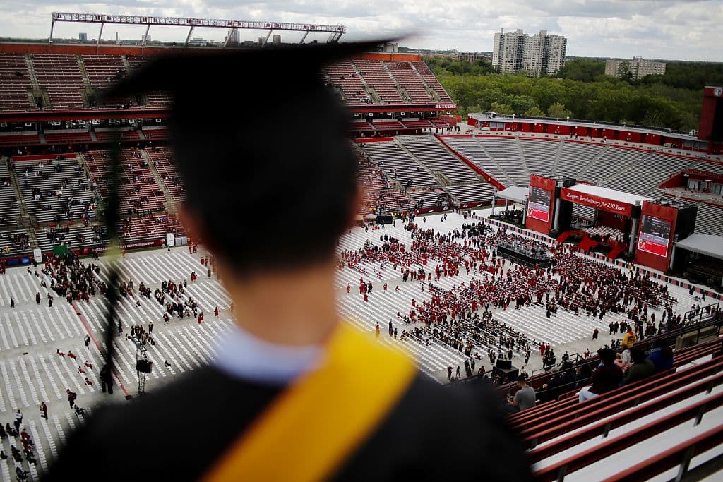 Así puedes obtener ayuda financiera para pagar tu educación universitaria