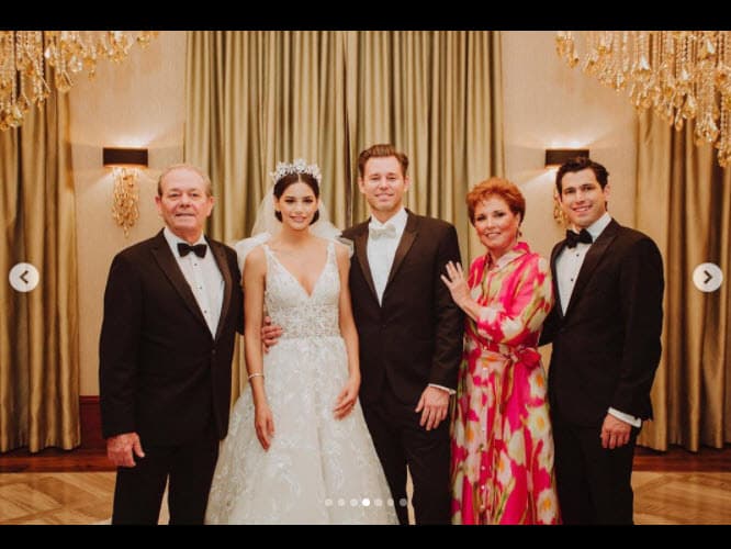 De acuerdo con las fotos de la boda publicadas en la cuenta de Instagram de Armando Torrea, no se ve que los invitados hayan portado cubrebocas. 
<br>