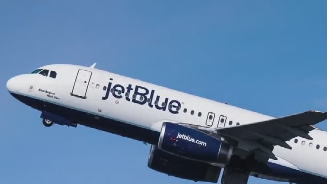Lo que se sabe del vuelo de JetBlue que casi choca con un avión militar de EEUU cerca de Venezuela