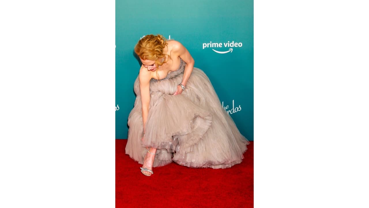 Nicole Kidman tuvo un accidente en la alfombra roja.