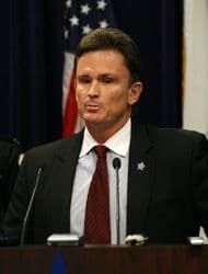 Dispararon contra dos oficiales