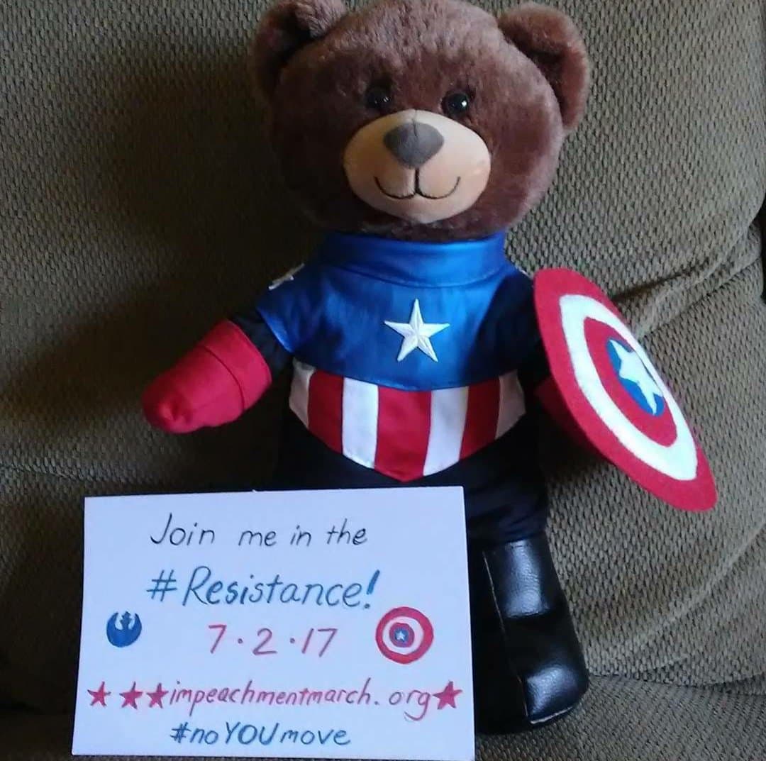 "Únanse a mi en la resistencia".