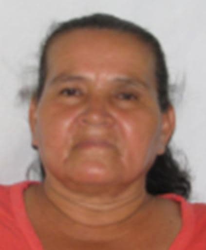 <h3 class="cms-H3-H3">María Erlinda Castillo Pacheco</h3>
<br>
<br>Acusada de
<a href="https://www.interpol.int/How-we-work/Notices/View-Red-Notices#2020-65243" target="_blank">tráfico ilegal de personas</a>, esta guatemalteca de 65 años es buscada por la oficina de la Interpol en El Salvador.
<br>
<br>