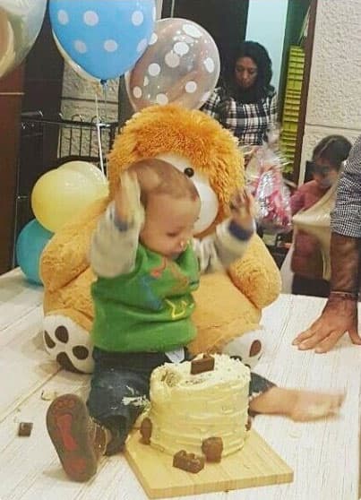 ¡Muchas felicidades al pequeño León! ¿Seguirá los pasos en la actuación de su madre cuando sea grande?