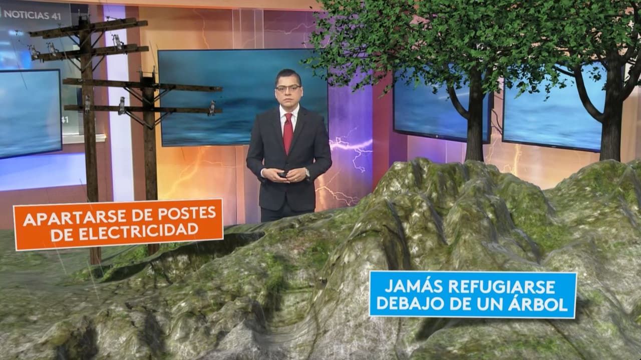 Estos son los efectos que causan los rayos al caer a la tierra. Evita estar expuesto a ellos, apártate de los postes de electricidad y no te refugies bajo los árboles.