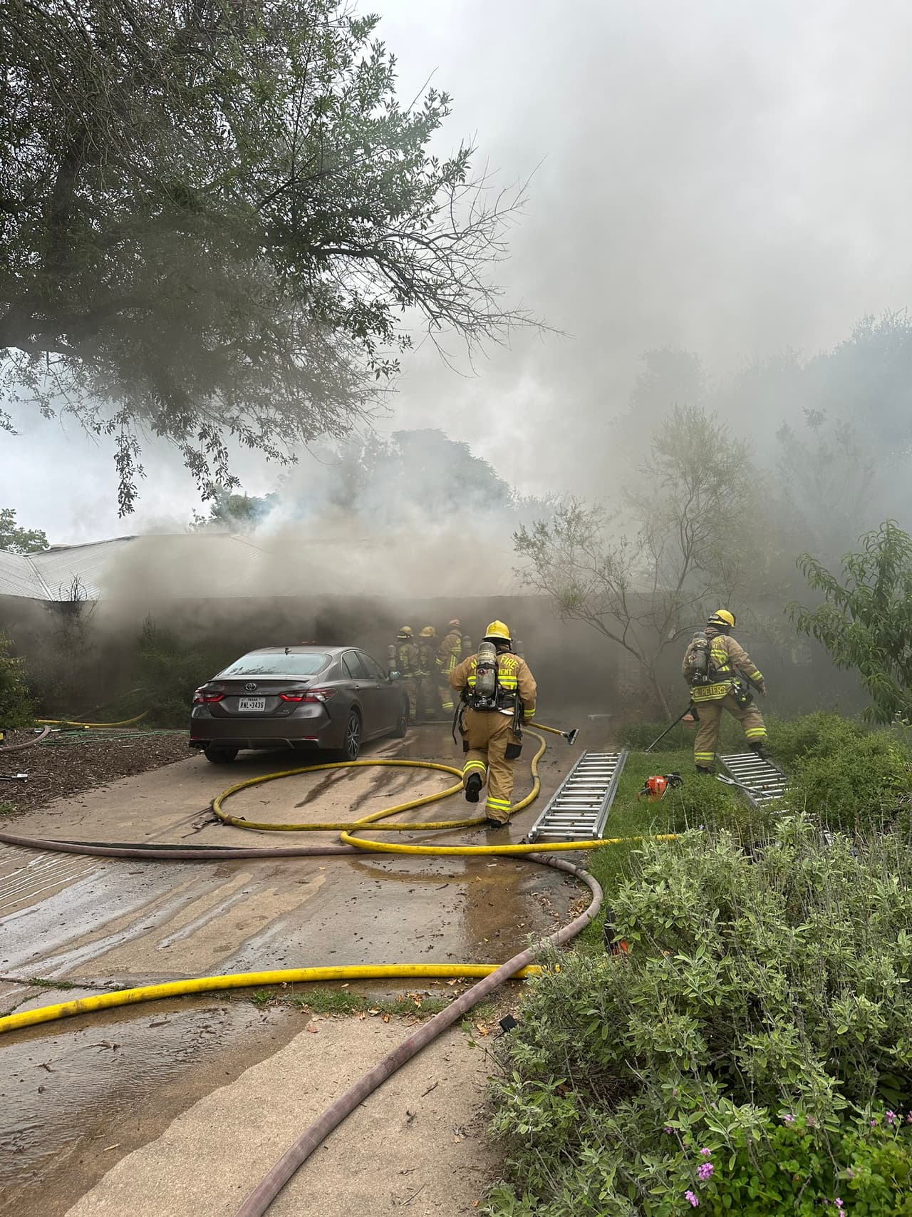 El Departamento de Bomberos aún investiga la causa del incendio.