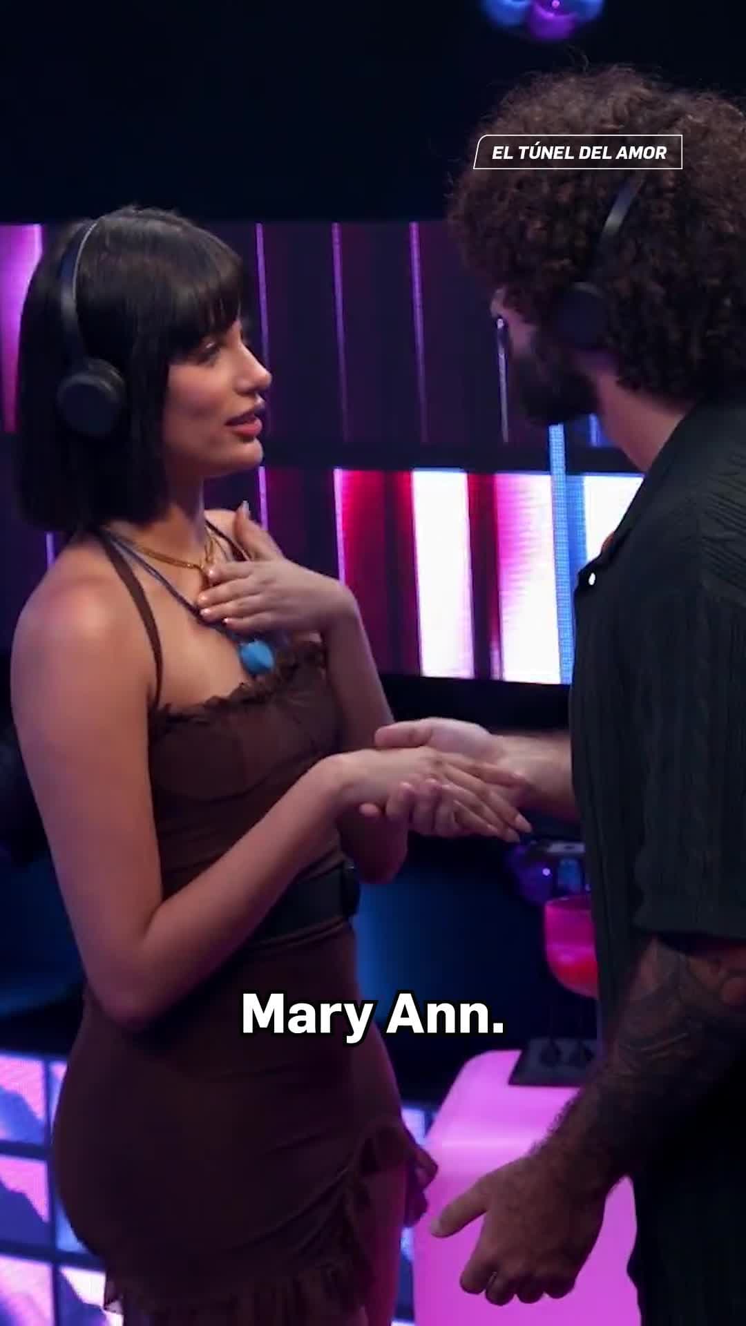 Cuando el plan de Cupido falla y la música no te deja ni hablar con tu cita
