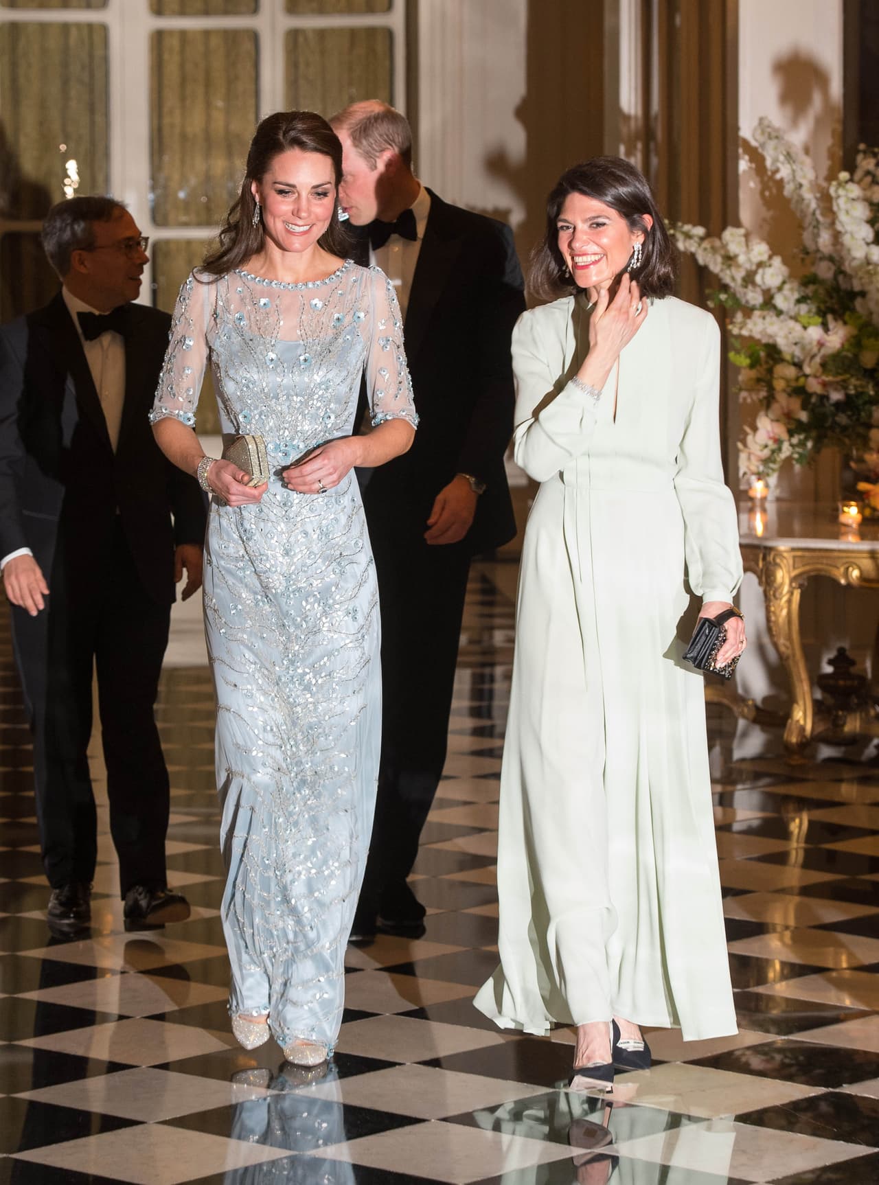Kate Middleton ha tenido cinco bellos cambios de vestuario en menos de dos días durante su visita real a París.