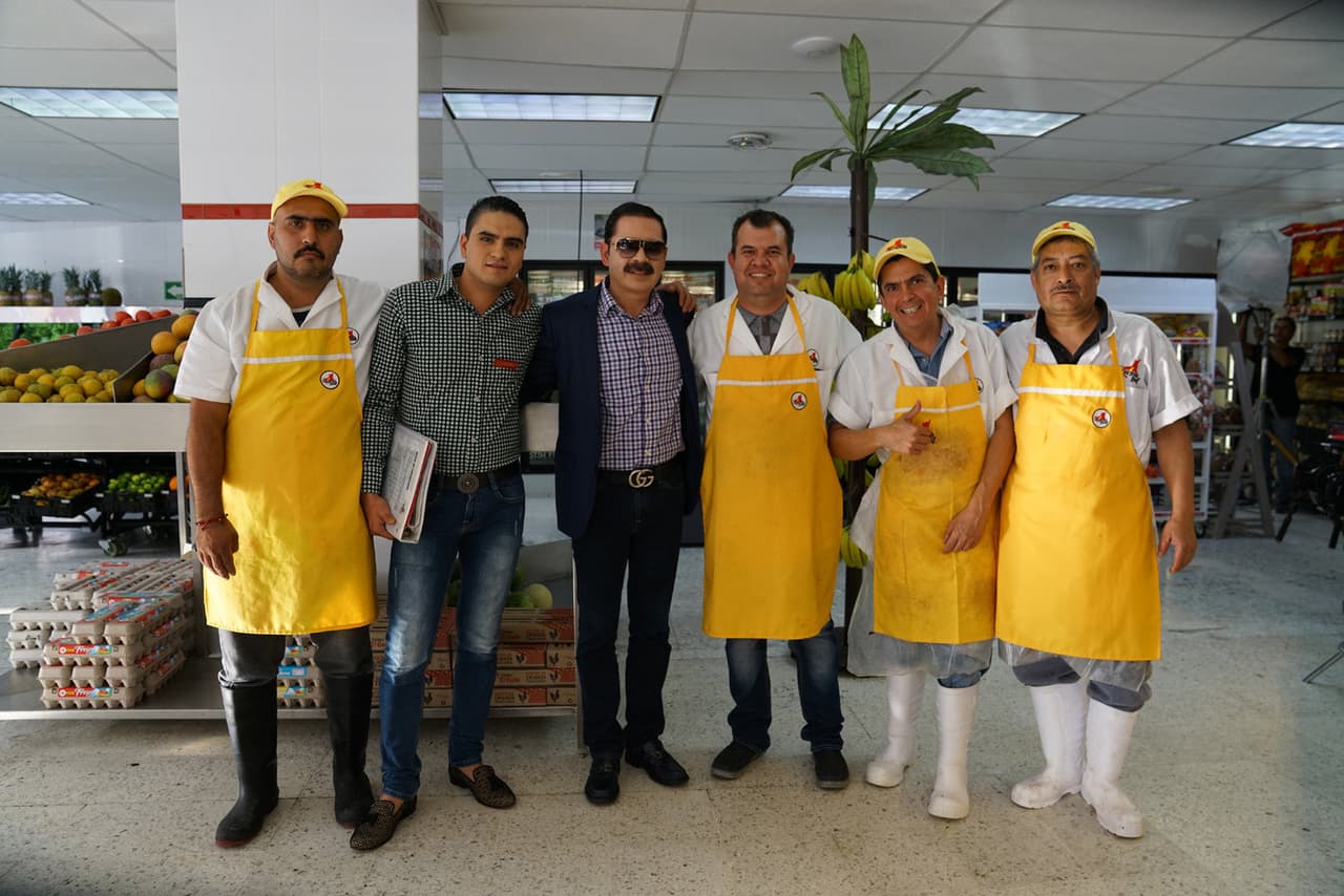 El video, que se estrena este 3 de marzo a través del canal www.tucanes.tv, narra los esfuerzos del personaje principal de la historia que se ven recompensados cuando se convierte en un prominente empresario.