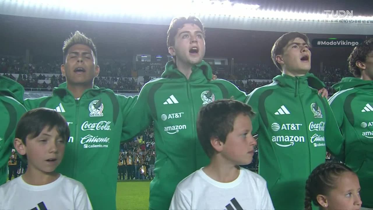 ¡Se entona el Himno Nacional Mexicano previo al México vs. Islandia!