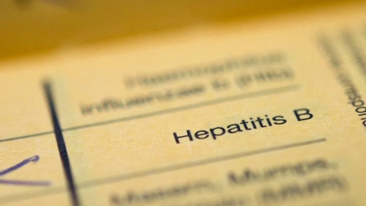 Retrasar la vacuna contra la hepatitis B aumenta riesgo de cáncer e infecciones en bebés: Estudio