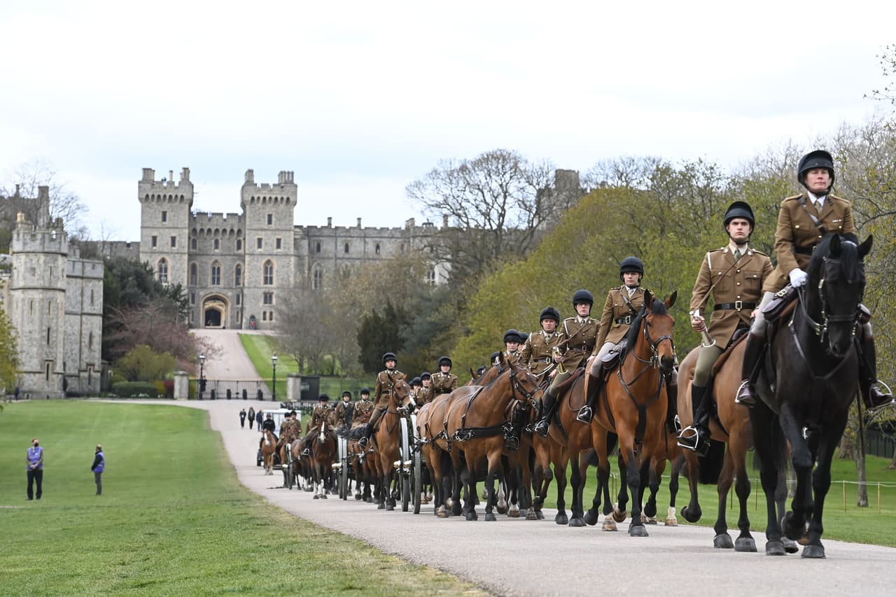 Los cornetines de los Grenadier Guards, de los que Felipe fue coronel durante 42 años, encabezarán la procesión del castillo hasta la capilla San George.