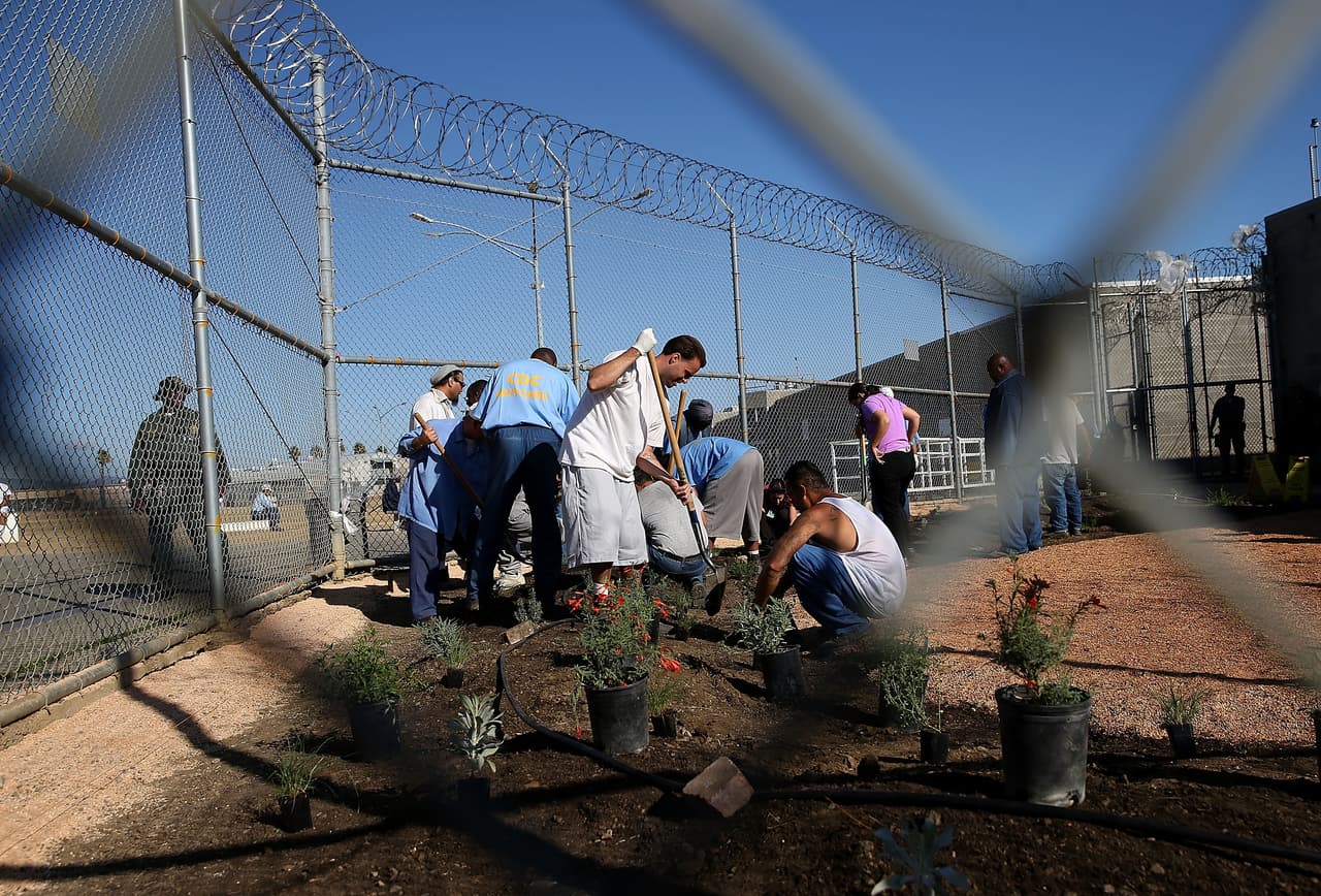 Seis presos salvan a un guardia y ahora son considerados unos héroes
